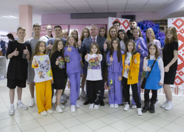 Участие ОАО "8 Марта" в праздничном концерте, приуроченном к Единому дню голосования в школе №72 г. Гомеля